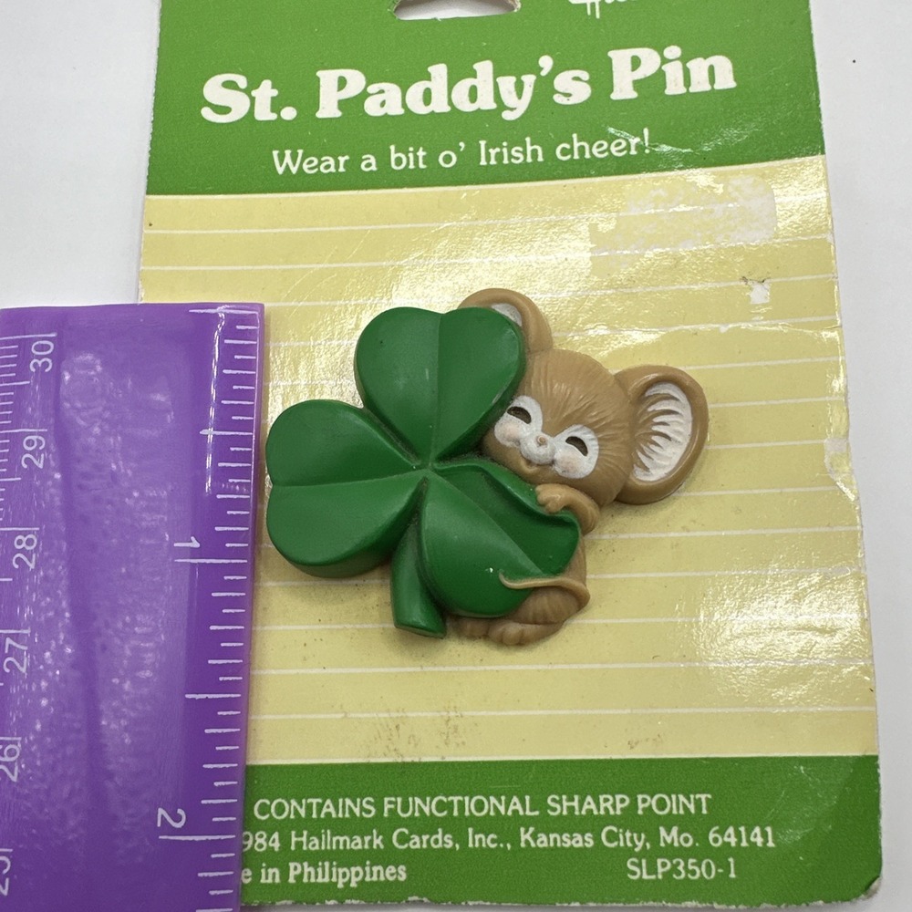 Vintage Hallmark St Patrick's Day Lapel Pin Mouse Shamrock Brooch NIB Unused - Picture 4 of 4